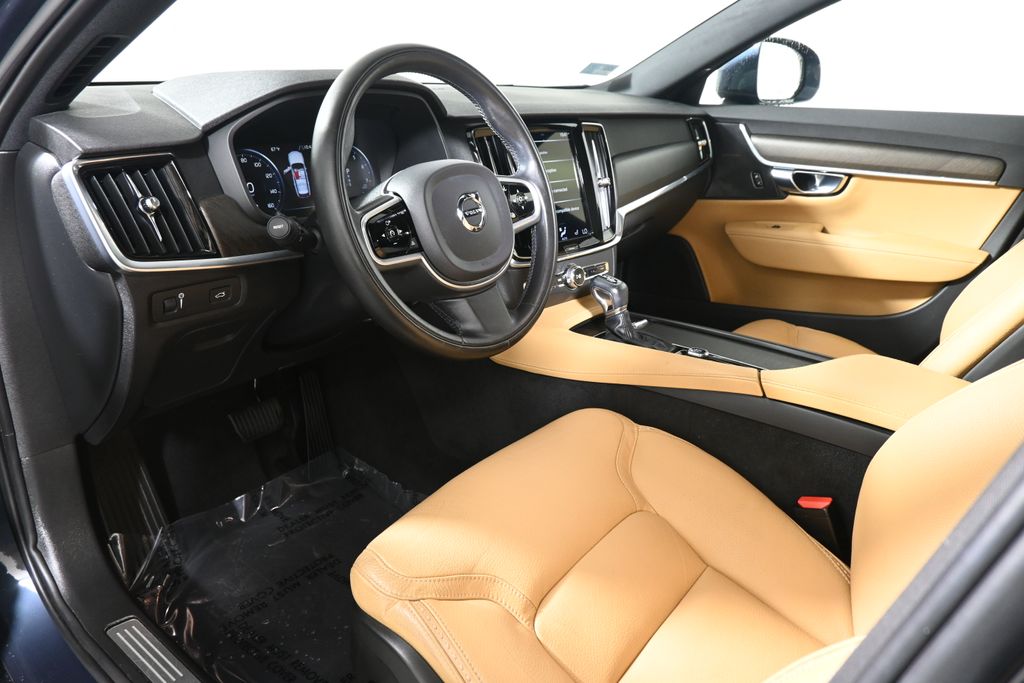 Thumbnail: 2020 Volvo S90 - 13