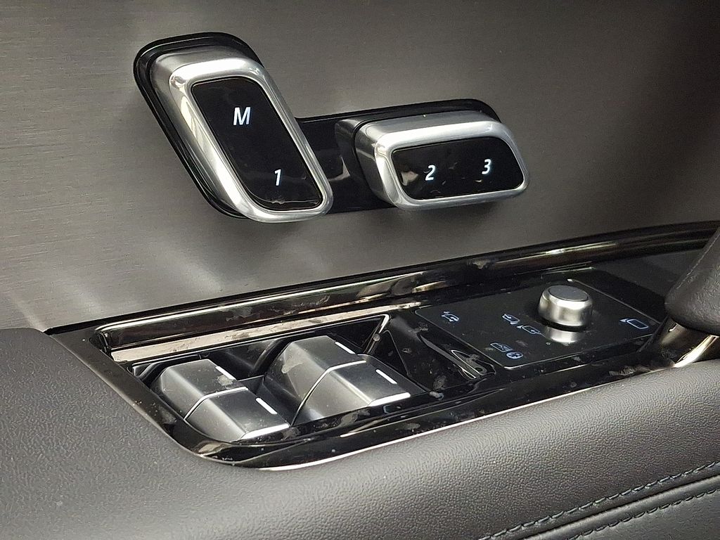 Thumbnail: 2026 Land Rover Range Rover Sport - 20