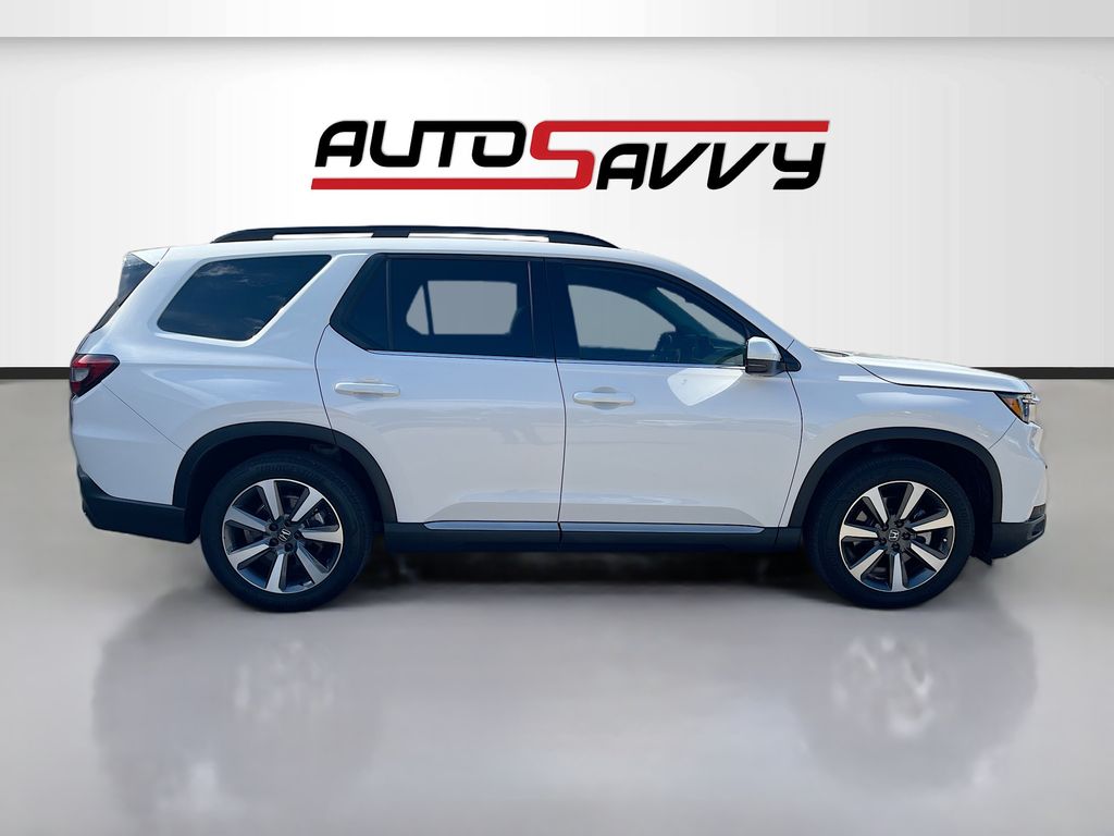 Used 2024 White Honda Touring image 8
