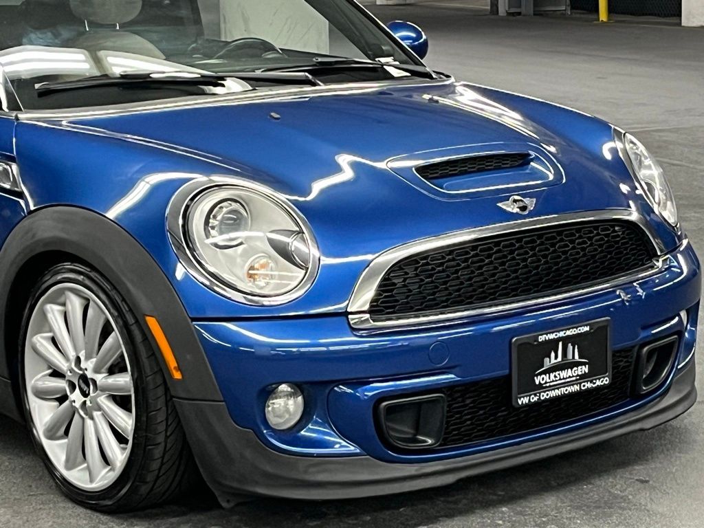 2012 MINI Cooper S Base 32