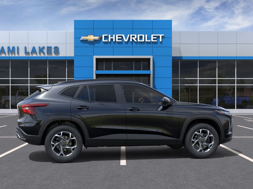 2026 Chevrolet Trax LT - Photo 5