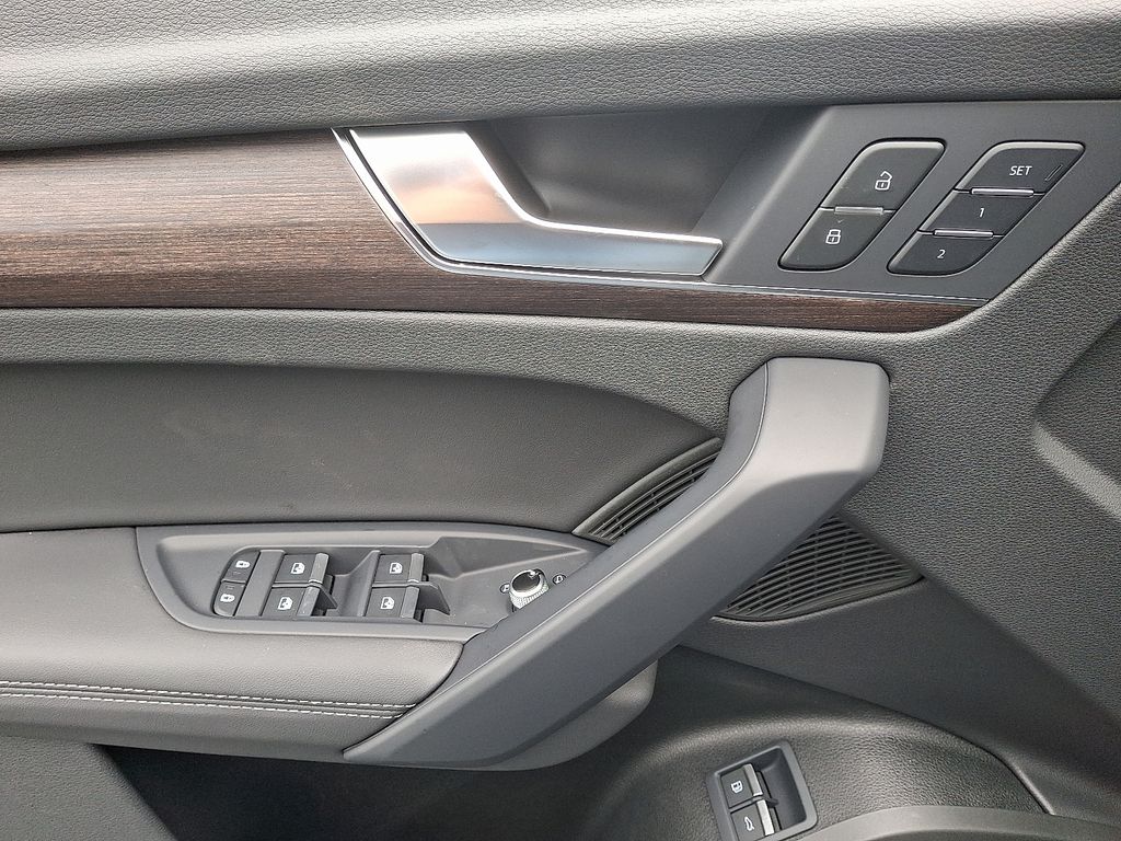 2025 Audi Q5  9