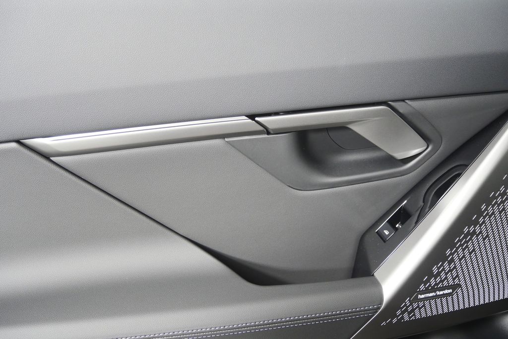 Thumbnail: 2026 BMW i5 - 13