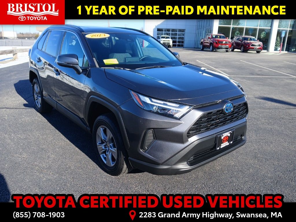 2023 Toyota RAV4 XLE's photo