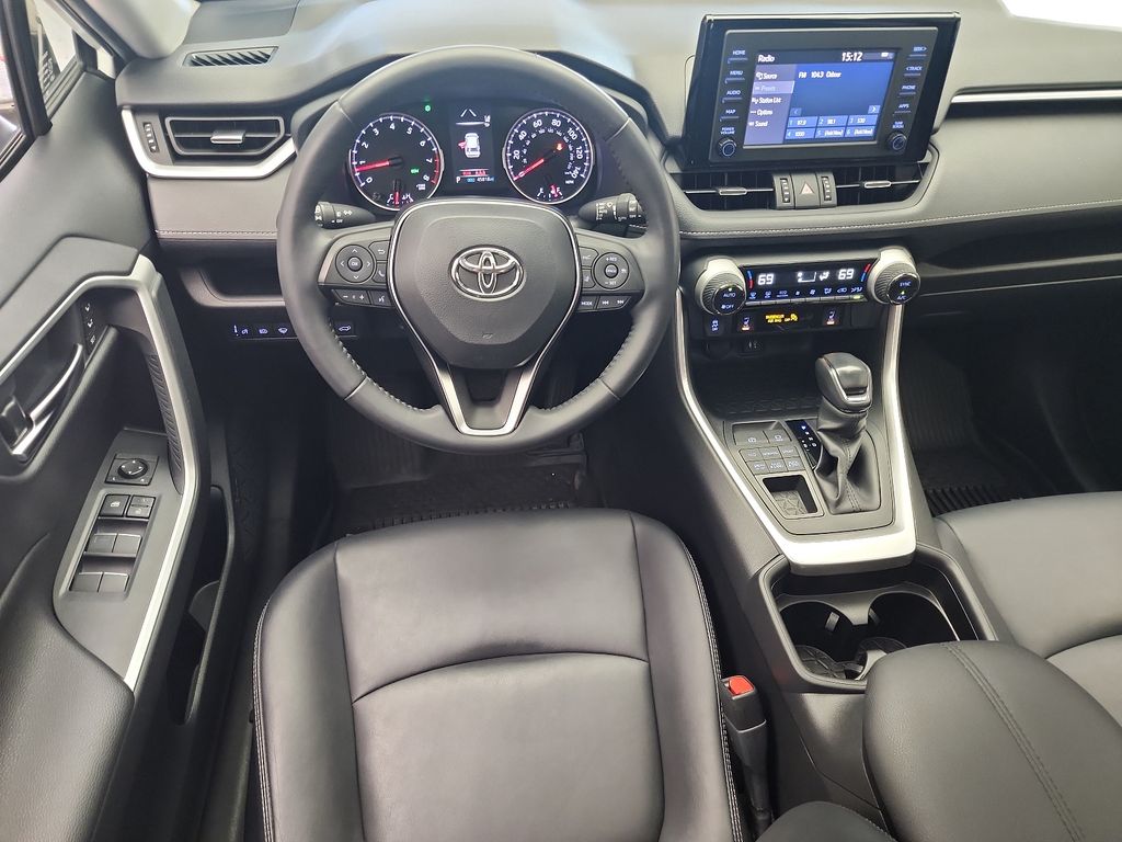 2019 Toyota RAV4 XLE Premium 10