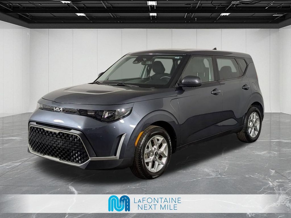 Gray 2023 Kia Soul LX FWD SUV / Crossover Front-Wheel Drive Continuously Variable Transmission