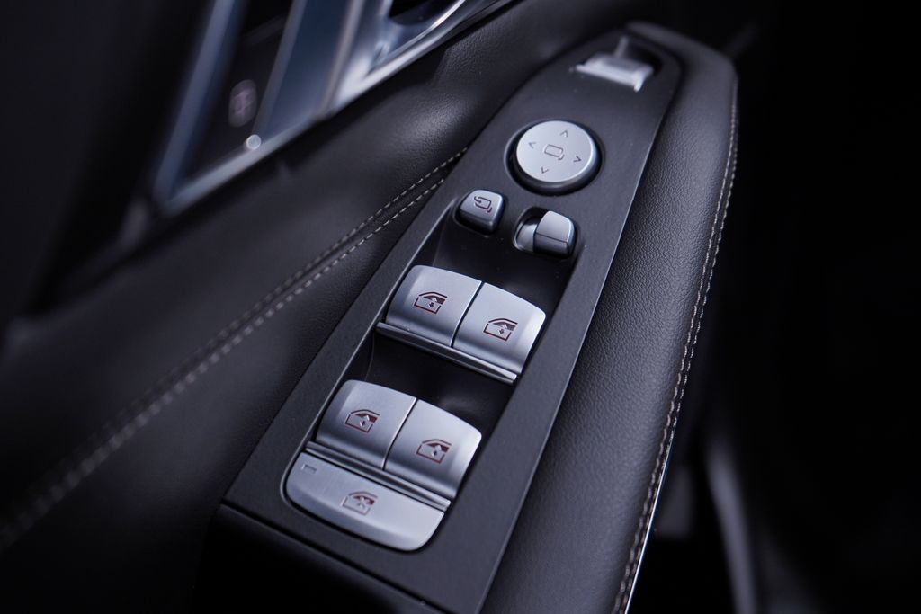 Thumbnail: 2025 BMW X7 - 18