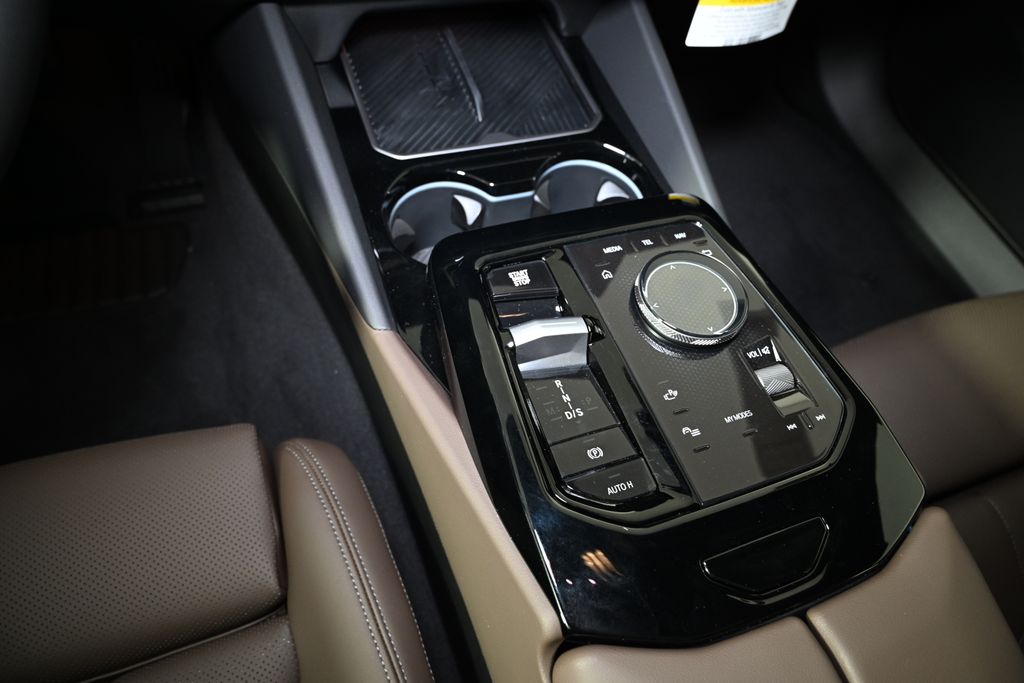 Thumbnail: 2026 BMW 5 Series - 19