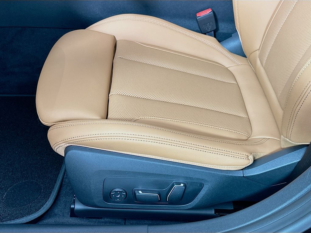 Thumbnail: 2026 BMW i4 - 21