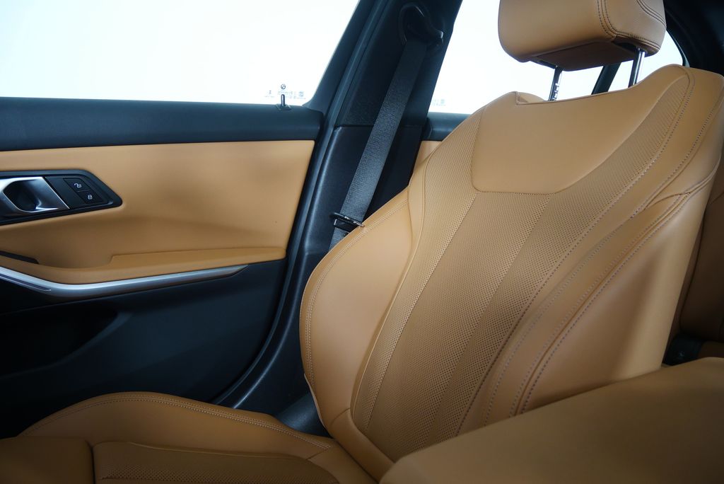 Thumbnail: 2025 BMW 3 Series - 29