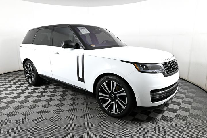 2023 Land Rover Range Rover SE 1