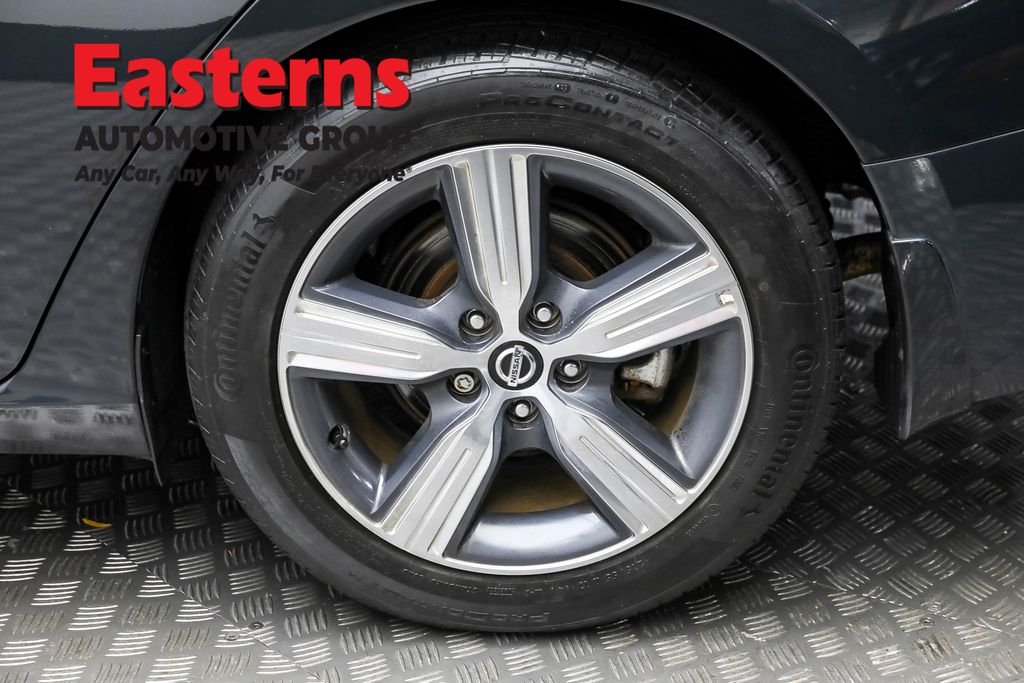 Used 2022 Blue Nissan 2.5 SL image 8