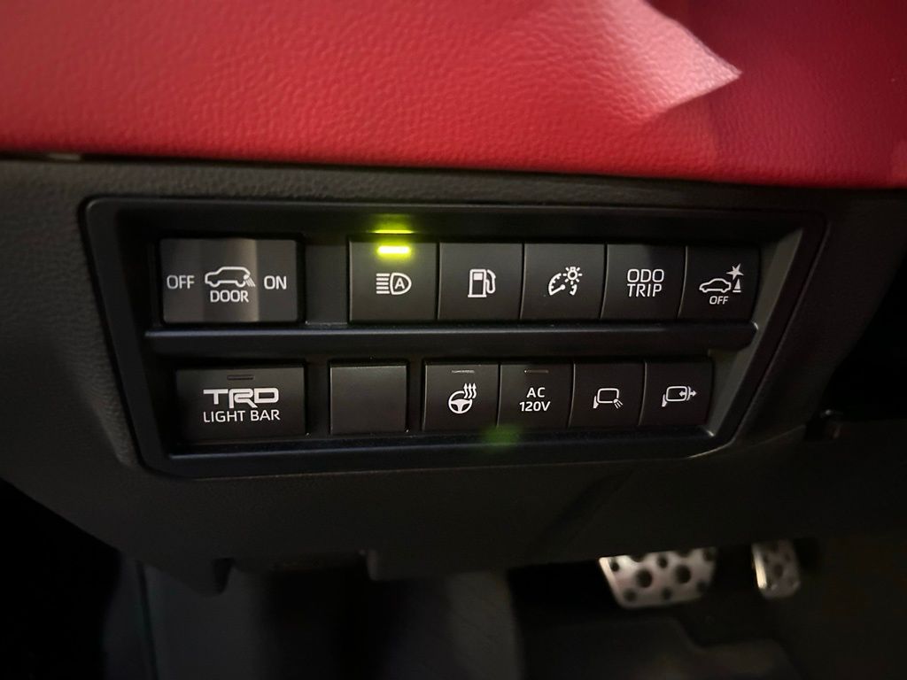 Thumbnail: 2023 Toyota Sequoia - 20