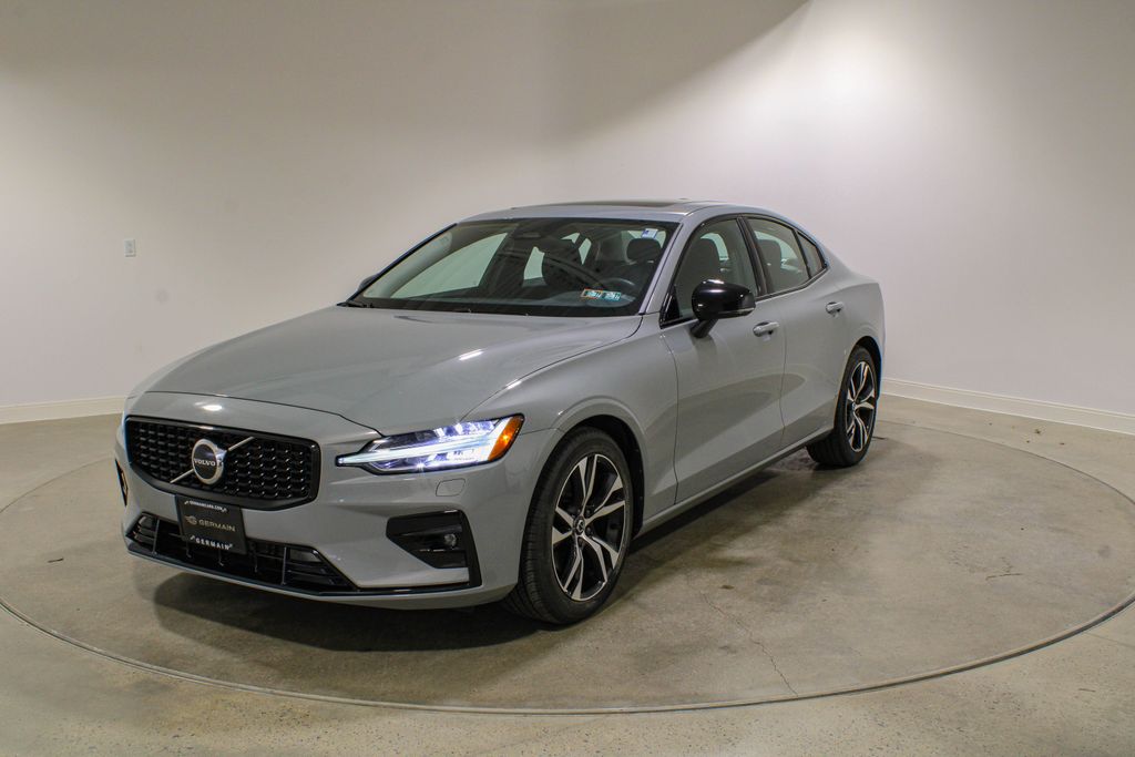 2025 Volvo S60 B5 Core AWD