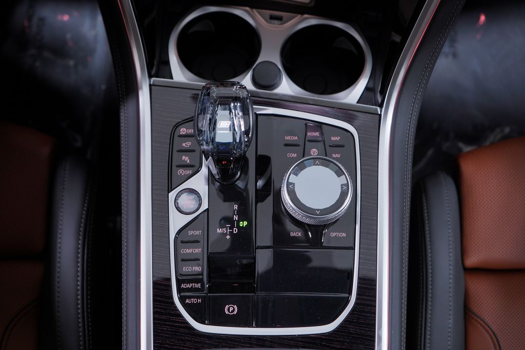 Thumbnail: 2026 BMW 8 Series - 14