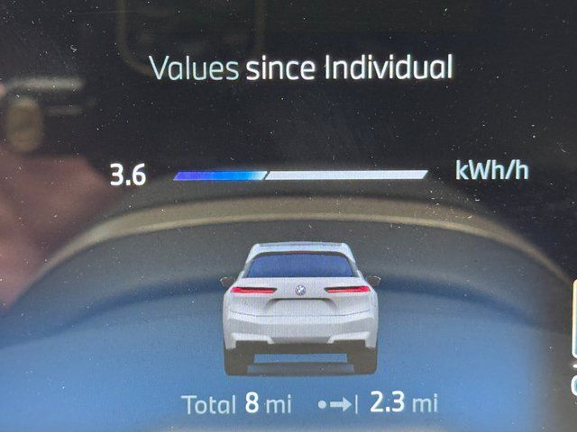 New 2026 White BMW xDrive60 image 16