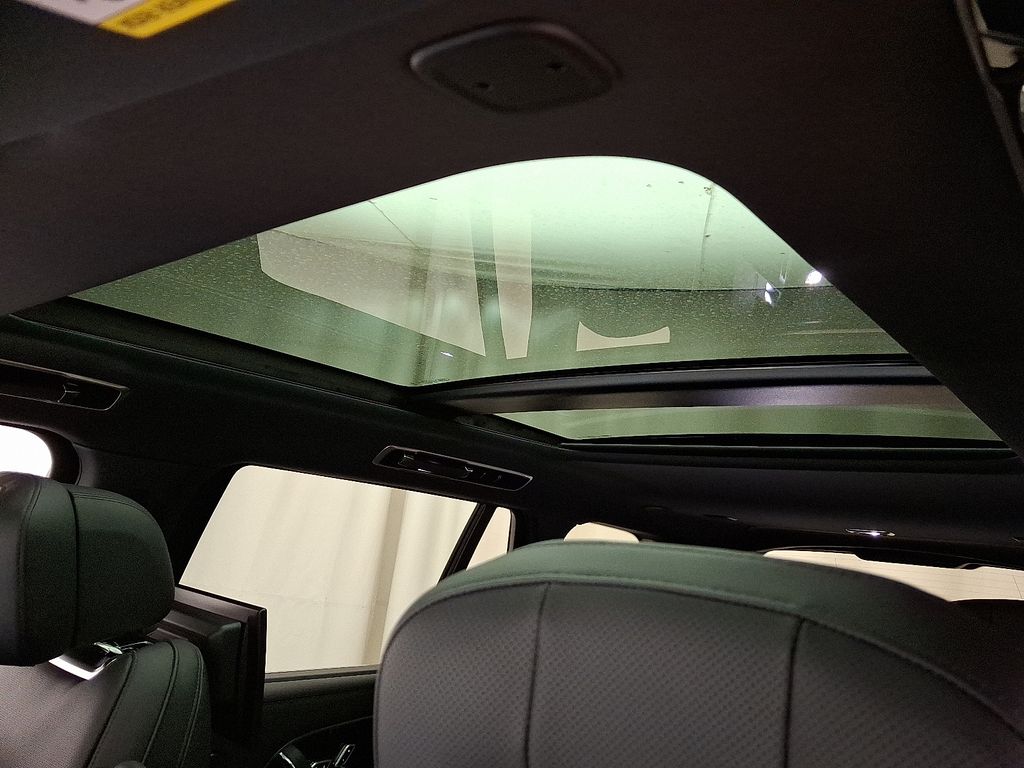 2025 Land Rover Range Rover SE 10