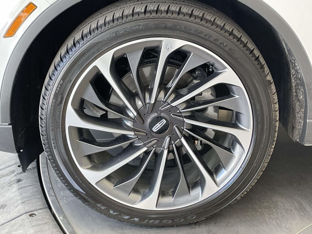 2026 Lincoln Aviator Reserve White at Phil Fitts Ford