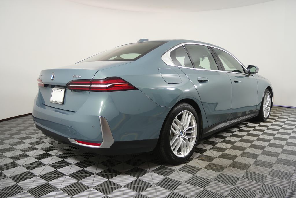 Thumbnail: 2024 BMW 5 Series - 3