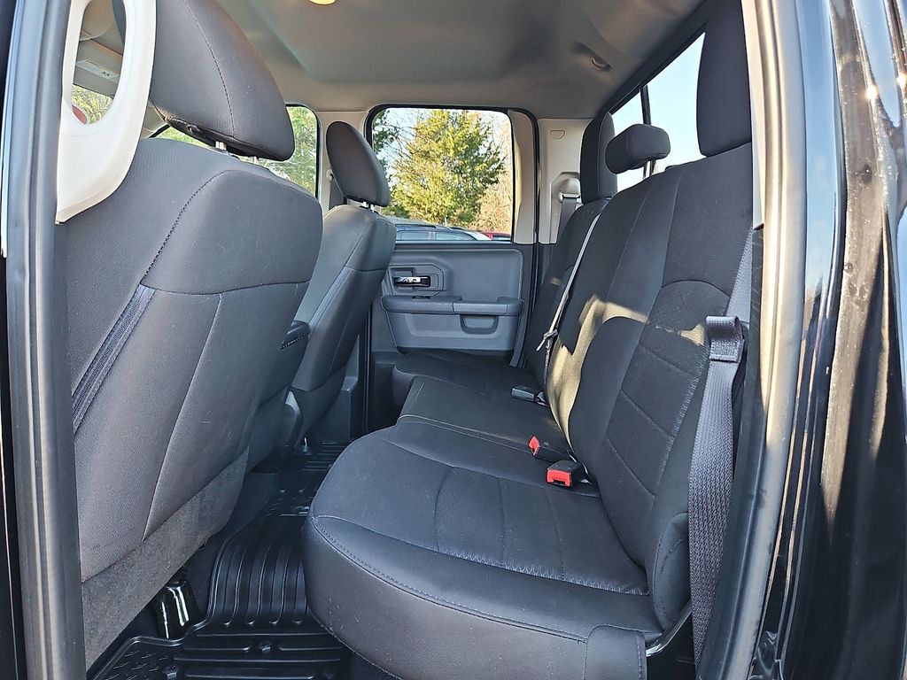 Thumbnail: 2019 RAM 1500 Classic - 12