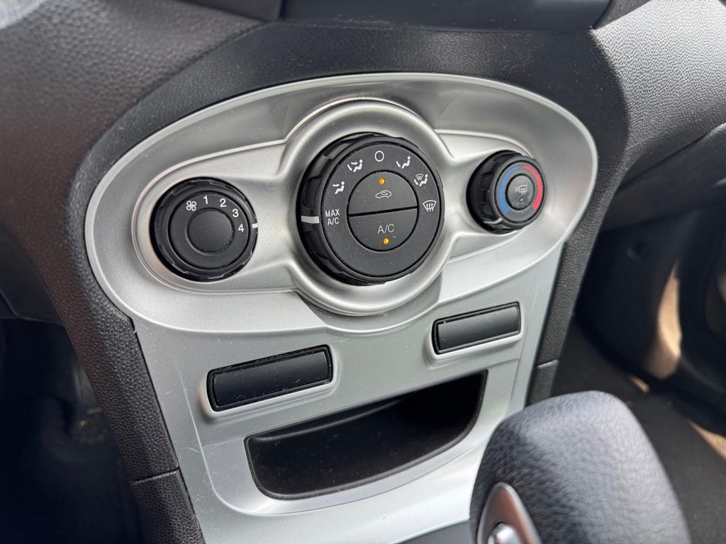 Certified Used 2019 Lightning Blue Metallic Ford SE image 22