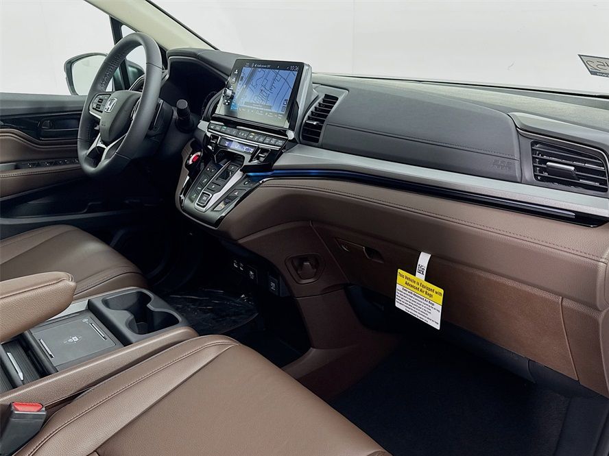 2025 Honda Odyssey Touring photo