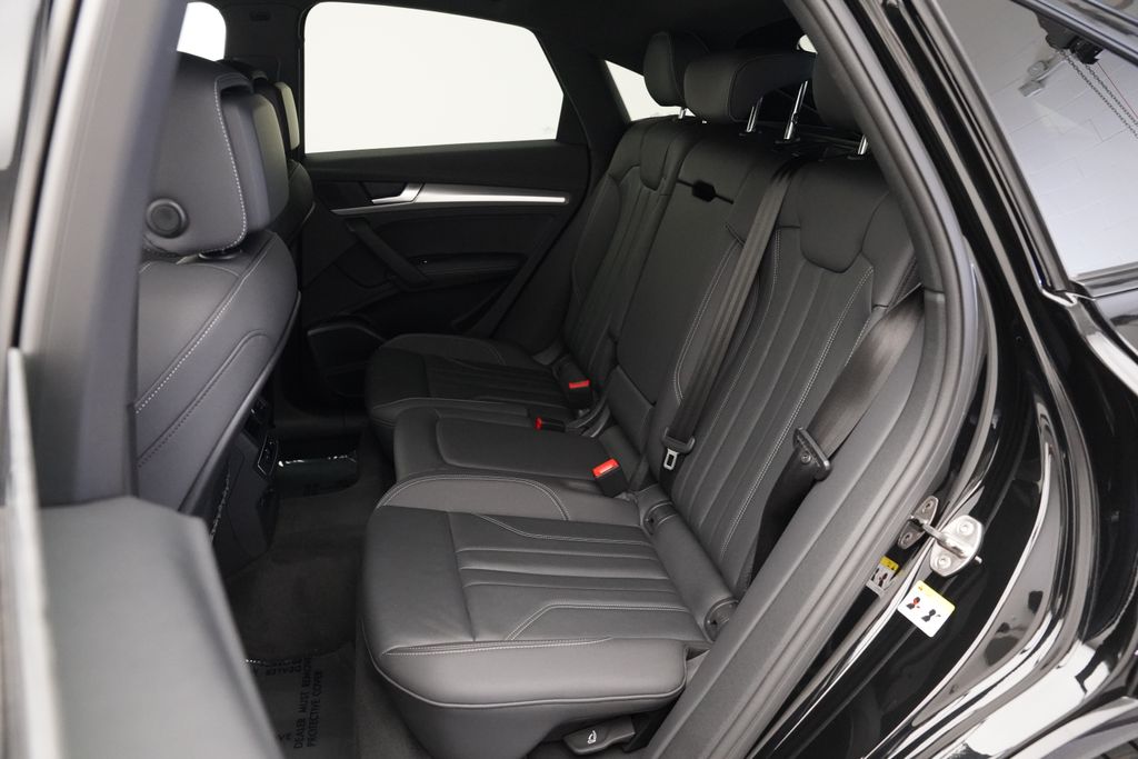 Thumbnail: 2023 Audi Q5 - 7