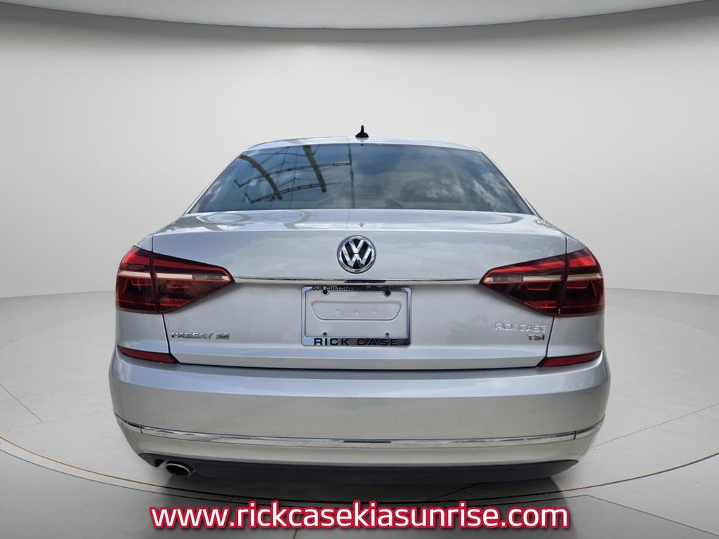 2018 Volkswagen Passat - $11,990