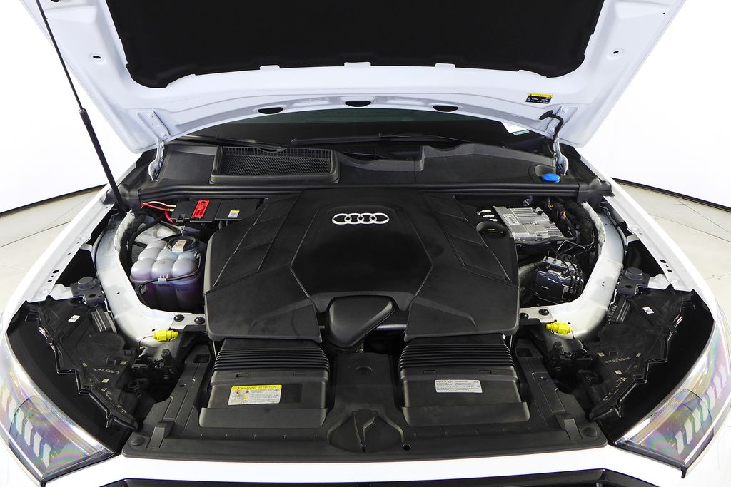 Thumbnail: 2023 Audi Q7 - 6