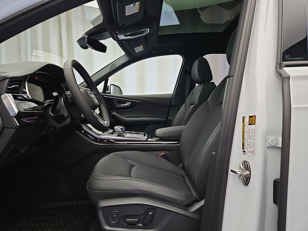 Thumbnail: 2026 Audi Q7 - 10