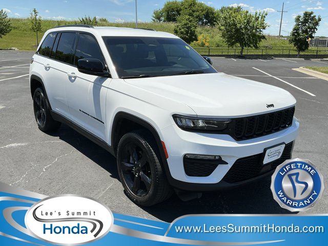 Bright White Clearcoat 2024 Jeep Grand Cherokee SUV / Crossover Four-Wheel Drive 8-Speed Automatic