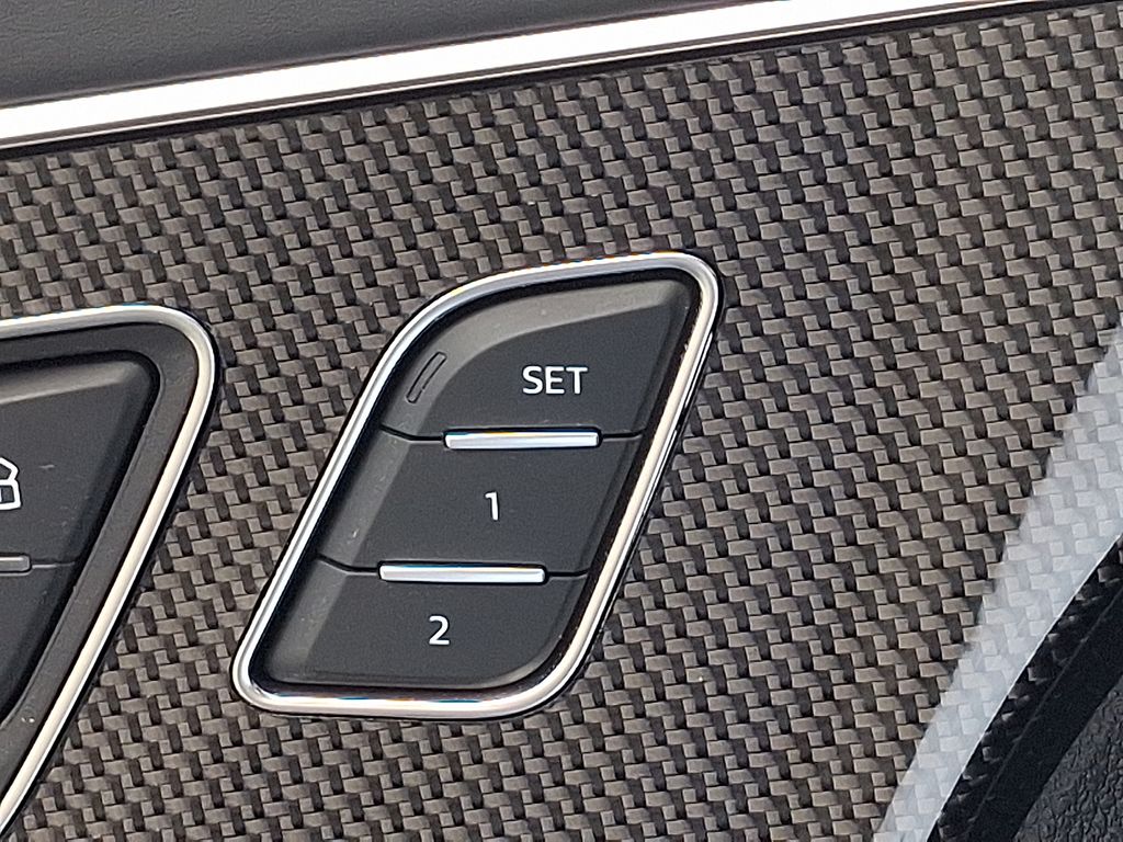 Thumbnail: 2023 Audi SQ8 - 26