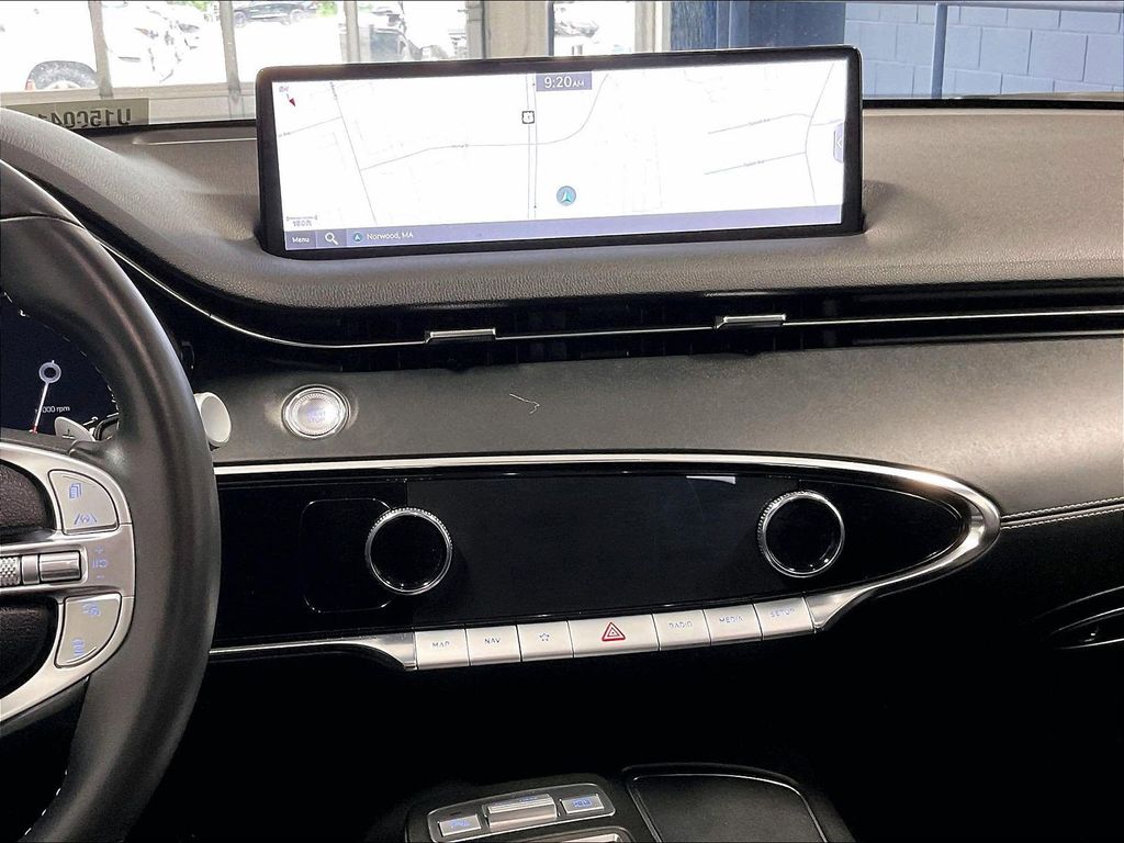 2025 Genesis GV70 — photo 18