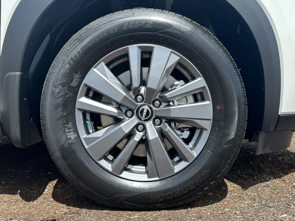2025 Nissan Pathfinder S