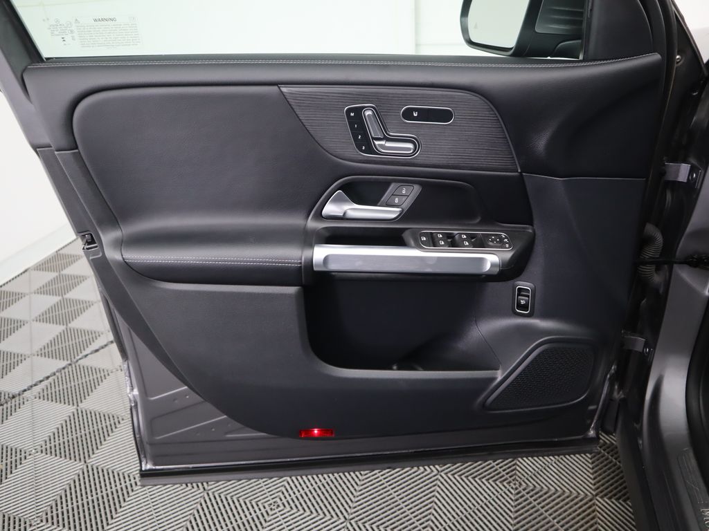 Thumbnail: 2023 Mercedes-Benz GLB - 24