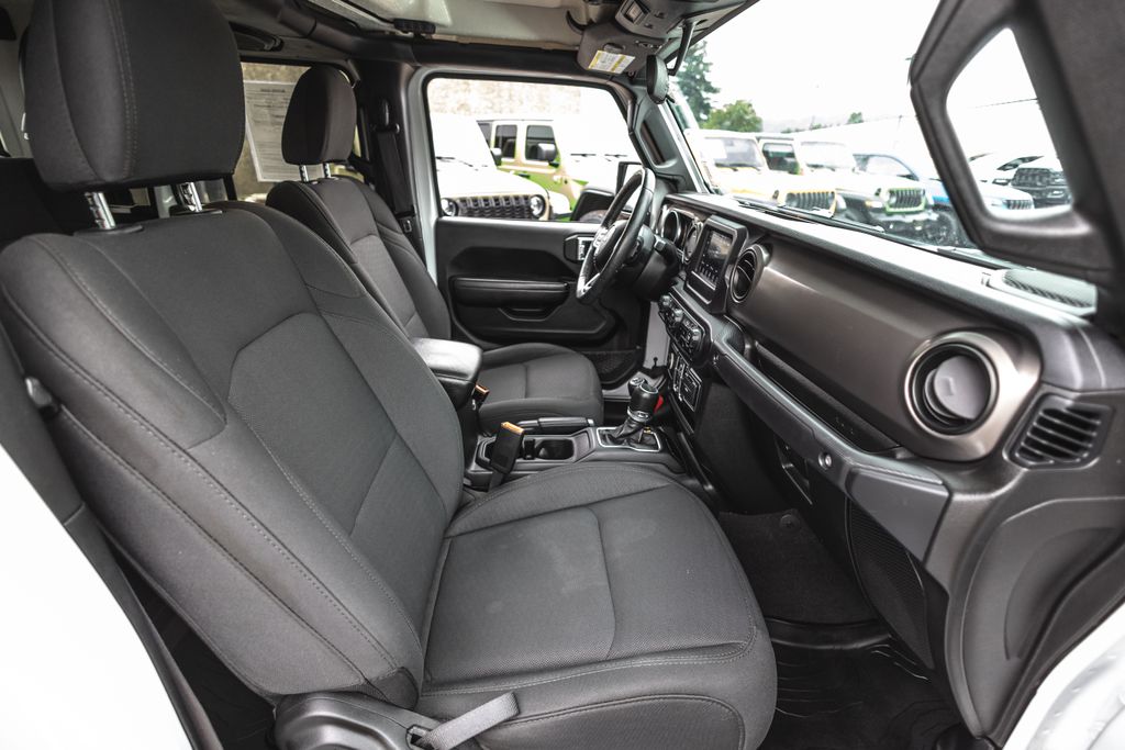 2020 Jeep Gladiator Sport thumbnail 32