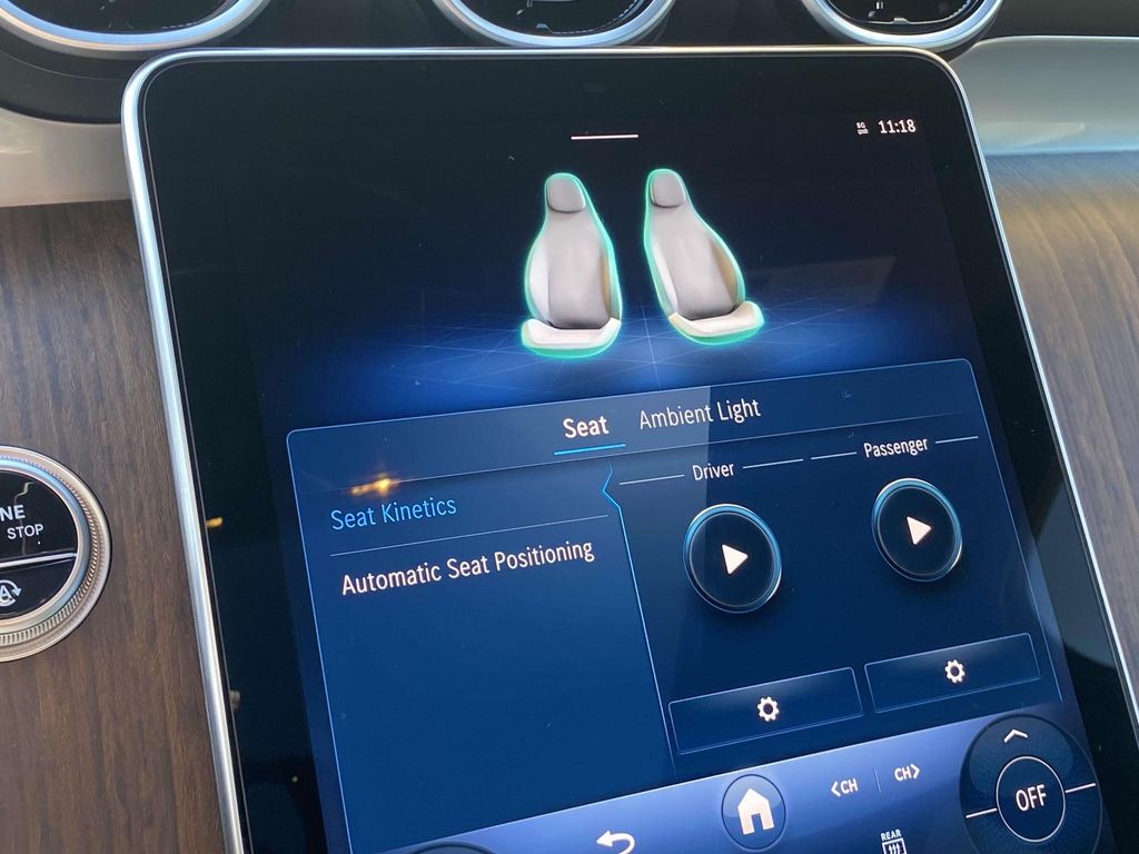 Thumbnail: 2025 Mercedes-Benz GLC - 23