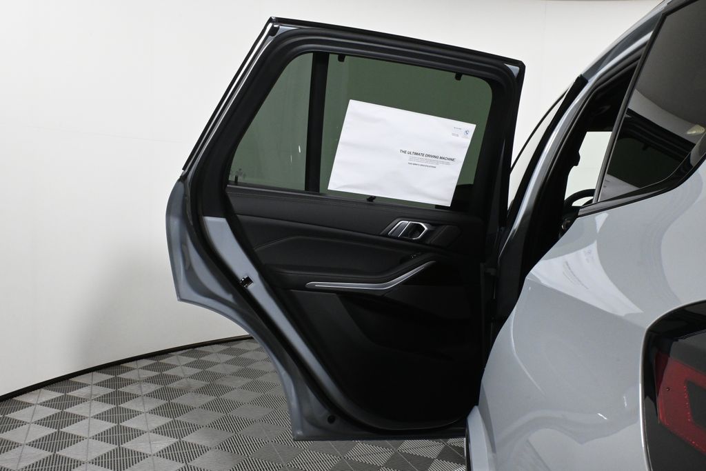 Thumbnail: 2026 BMW X5 - 32