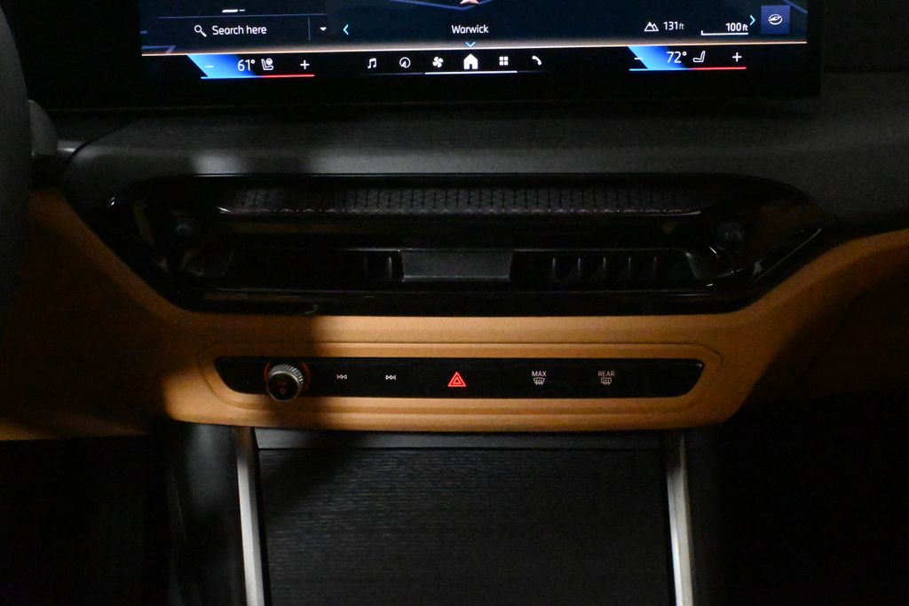 Thumbnail: 2025 BMW 3 Series - 24