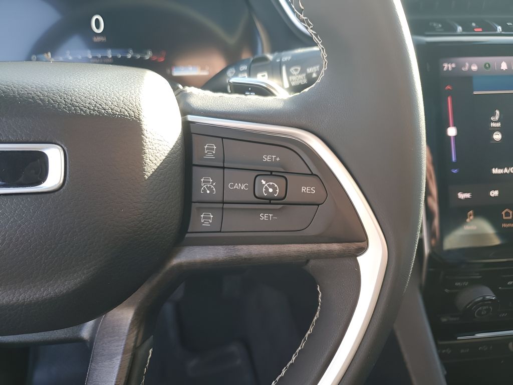 Used Car 2023 Jeep Grand Cherokee L  Limited For Sale Under $30,000 In Austin, Texas