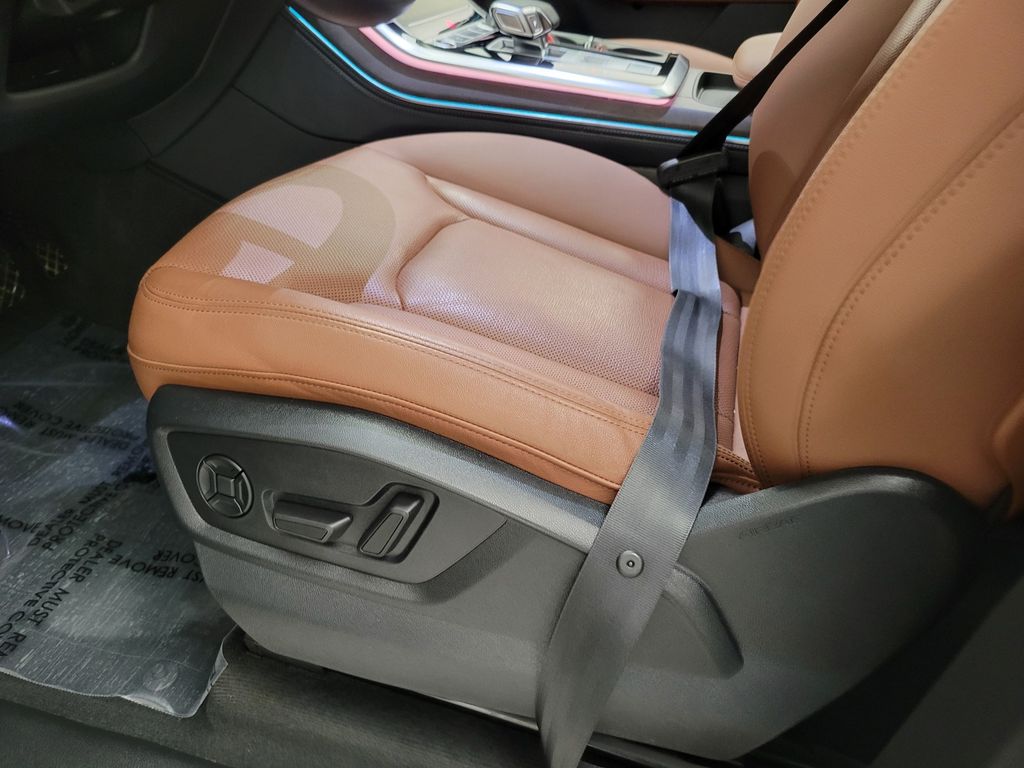 Thumbnail: 2021 Audi Q7 - 29