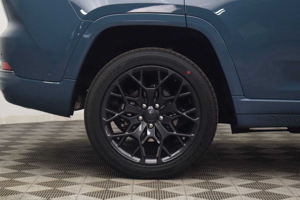 new 2026 Jeep Grand Cherokee car, priced at $59,966
