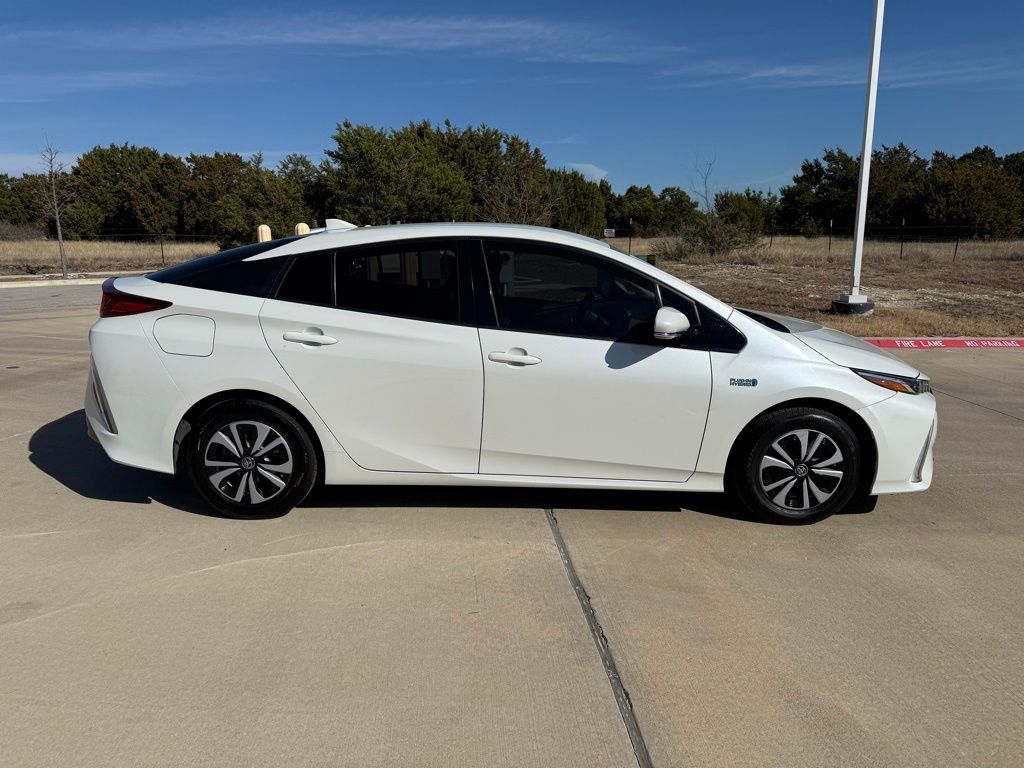 Thumbnail: 2018 Toyota Prius Prime - 4