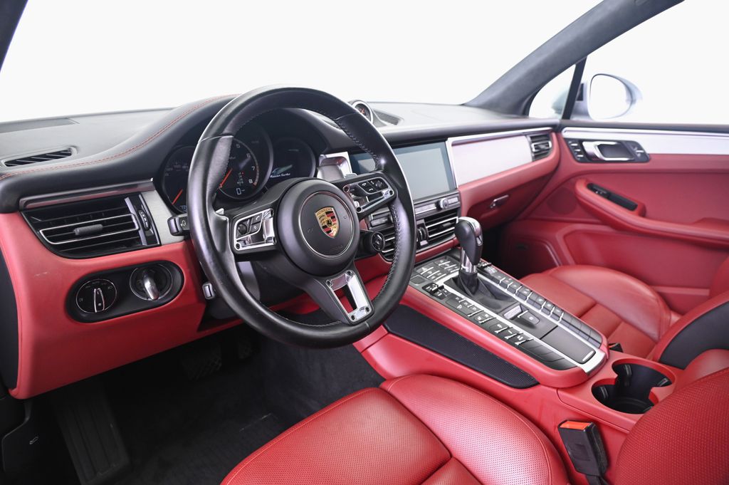 Thumbnail: 2021 Porsche Macan - 29