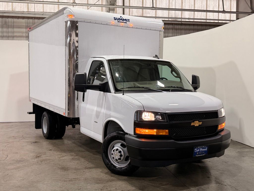 2025 Chevrolet Express 3500 Work Van