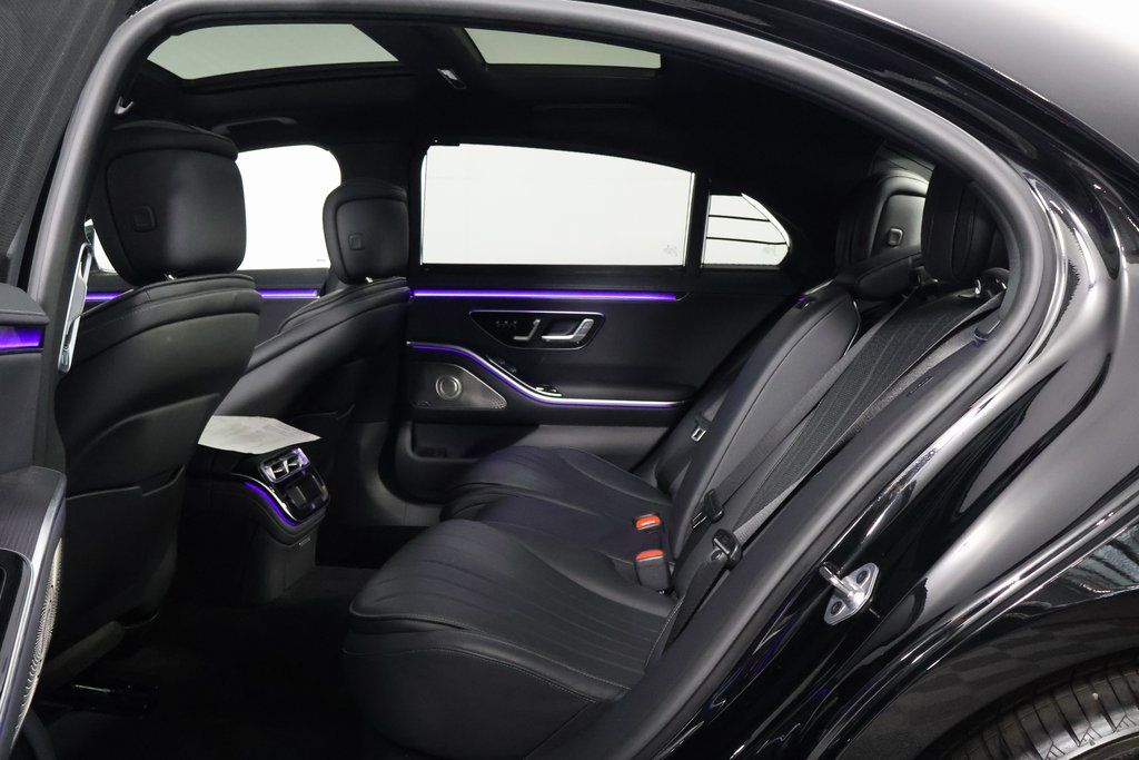 Thumbnail: 2022 Mercedes-Benz S-Class - 11