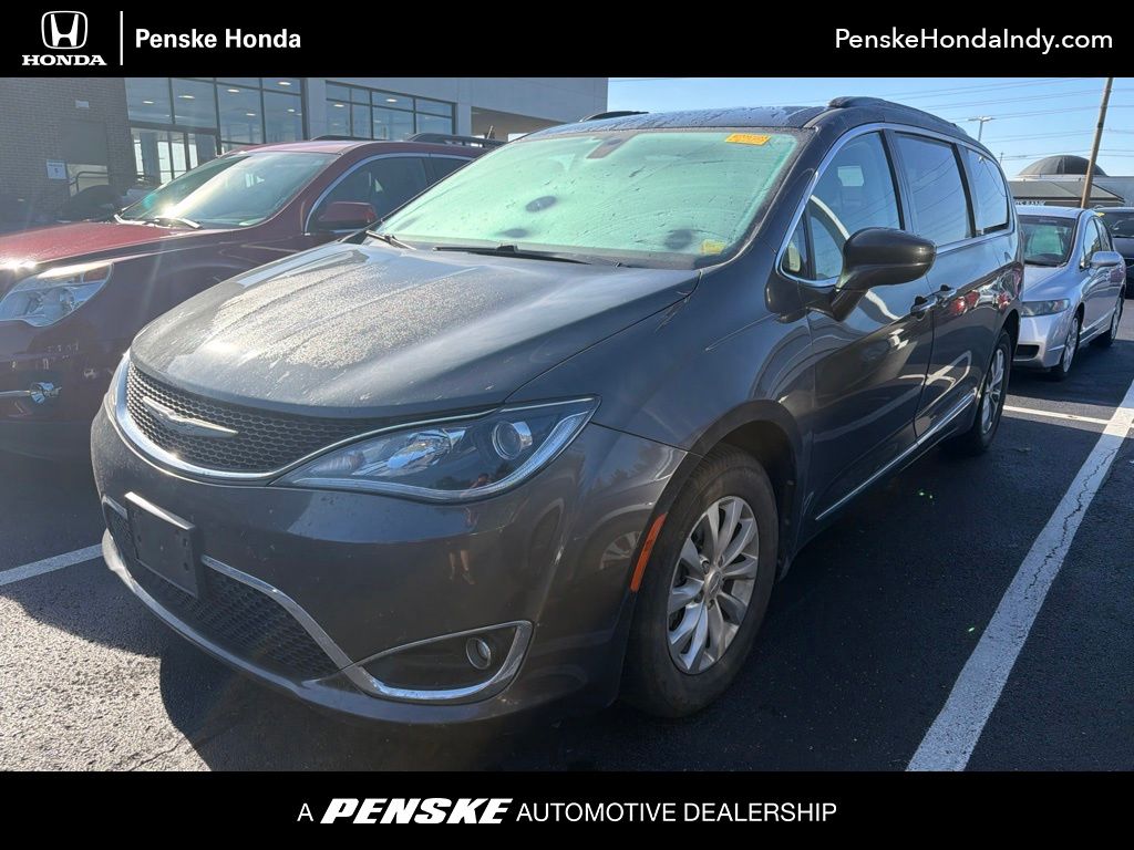 2017 Chrysler Pacifica Touring L -
                  Indianapolis, IN