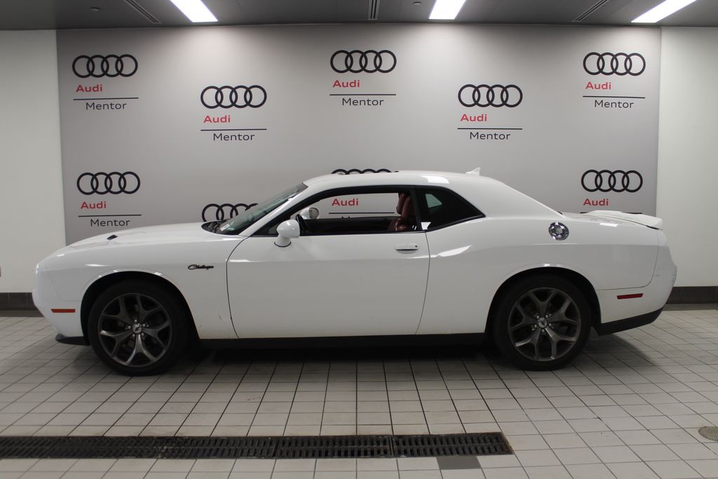 Thumbnail: 2017 Dodge Challenger - 3