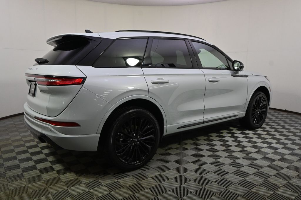 New 2026 White Lincoln Premiere image 7