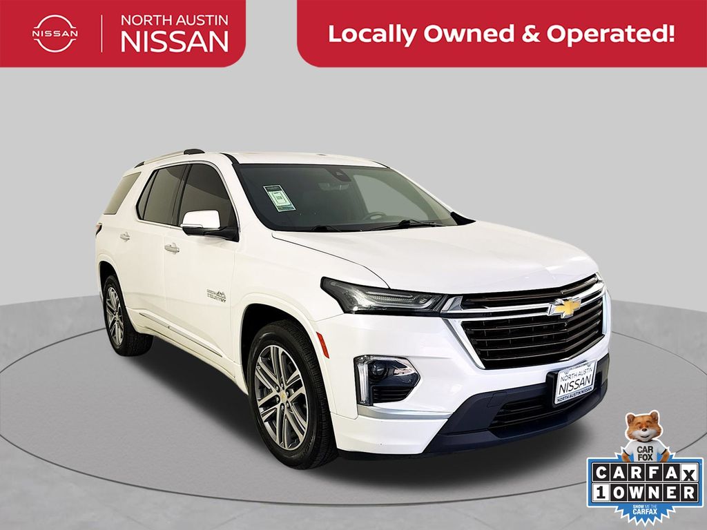 White (Iridescent Pearl Tricoat) 2023 Chevrolet Traverse SUV / Crossover Front-Wheel Drive 9-Speed Automatic